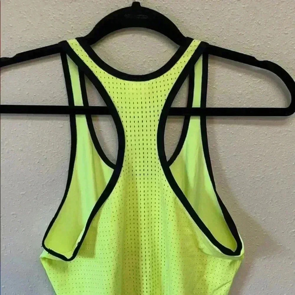 NIKE Dri-Fit Women’s Tank Top - Picture 6 of 6